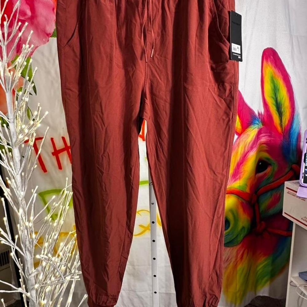 S181. 90 Degree by Reflex terracotta joggers Size XL